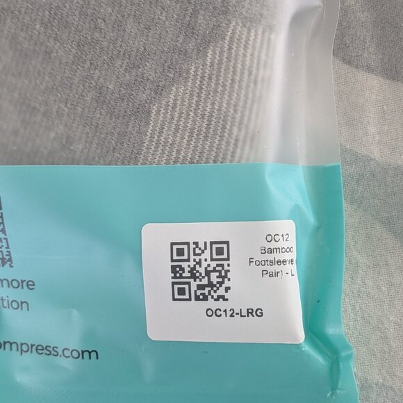 One CompPremium  Anti-Fatigue   Bamboo   Footsleeves (pair)  - Gray - Size Large - Picture 3 of 3